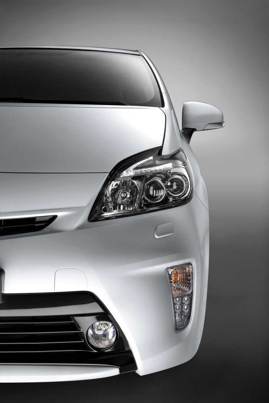  Toyota Prius 2011 года  (фото 31 из 36)